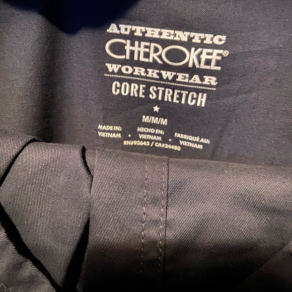 Cherokee gray scrub set - Picture 2 of 4